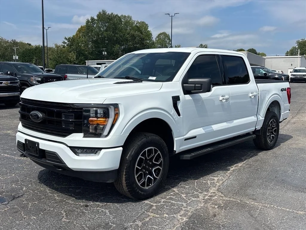 Used 2023 White Ford XLT image 3