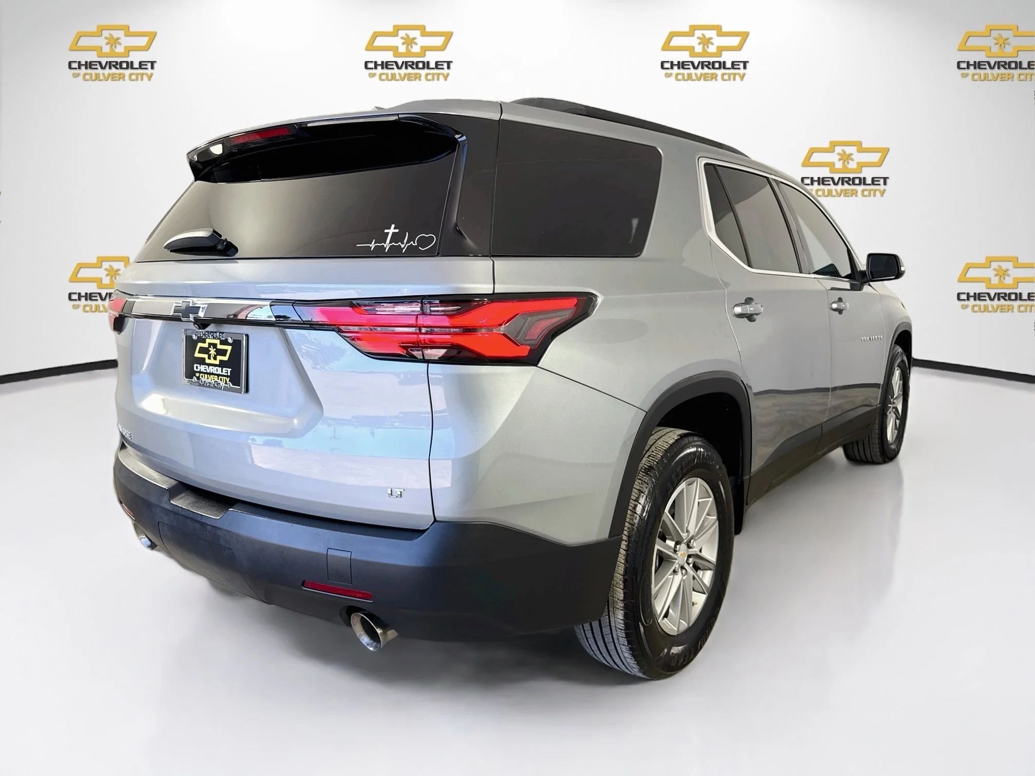Used 2023 Sterling Gray Metallic Chevrolet LT Cloth image 8
