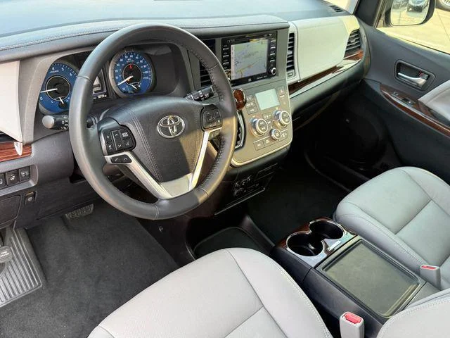 Certified Used 2020 ALUMINA JADE METAL Toyota Limited Premium image 11