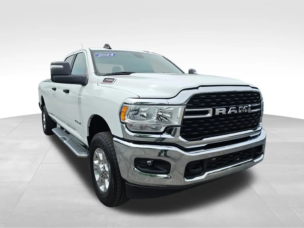 Used 2024 White Ram Big Horn image 7