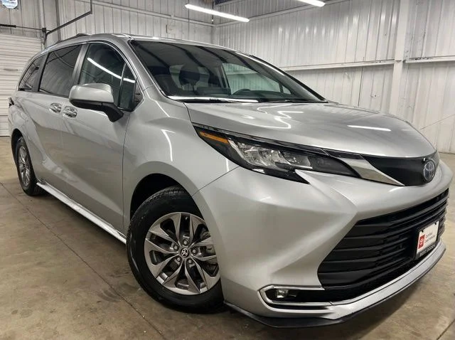 2023 Toyota Sienna XLE