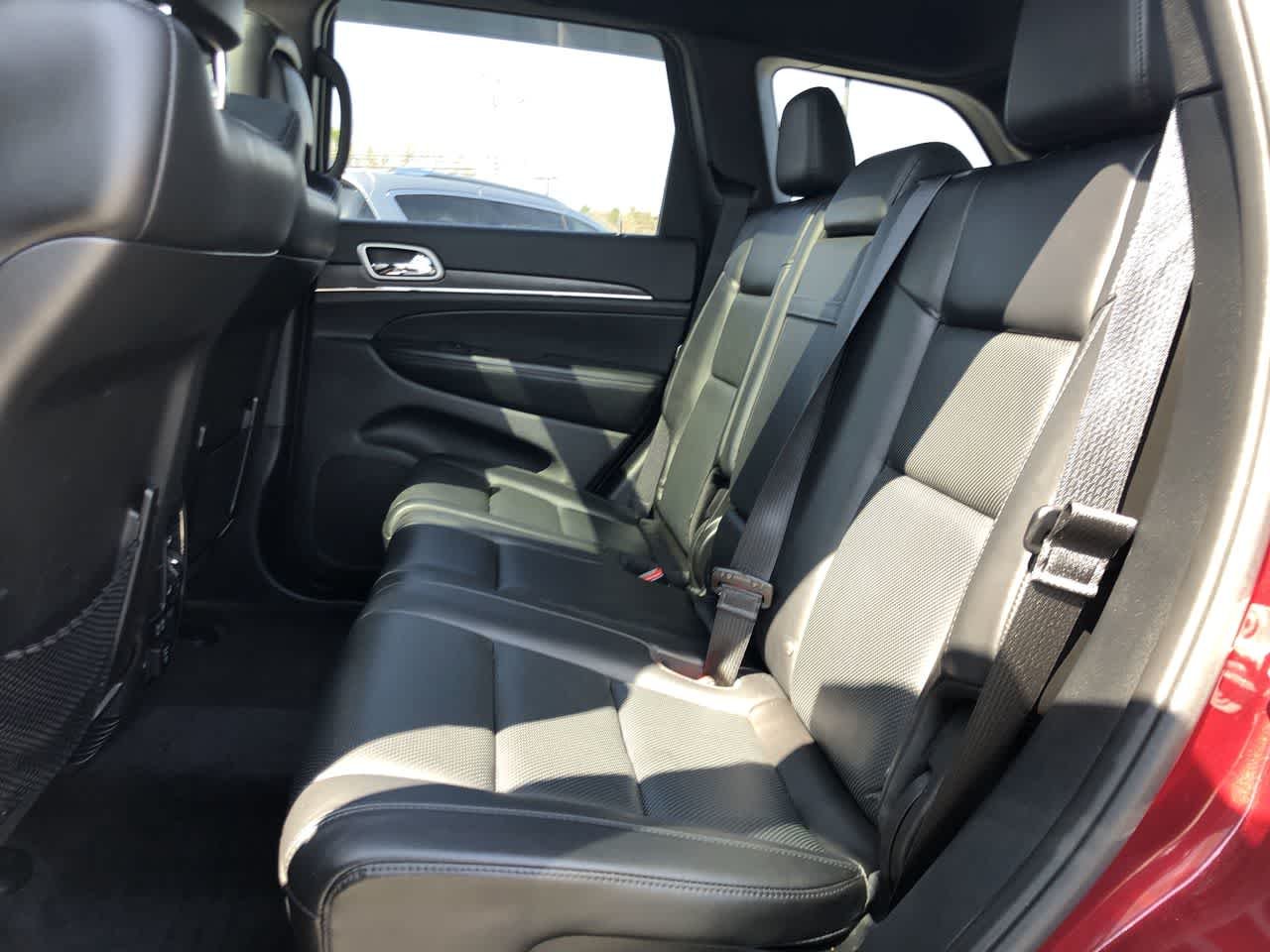 Used 2018 Velvet Red Pearlcoat Jeep Limited image 15