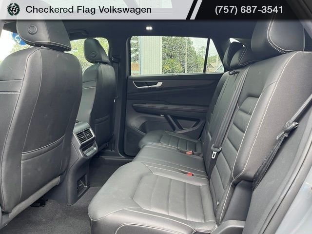 Used 2025 Pure Gray Volkswagen 2.0T SEL image 26