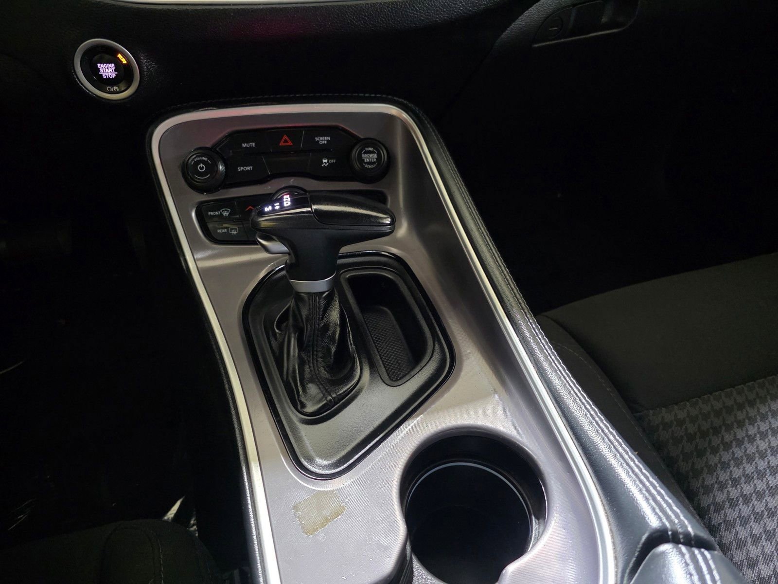 Used 2022  Dodge SXT image 25