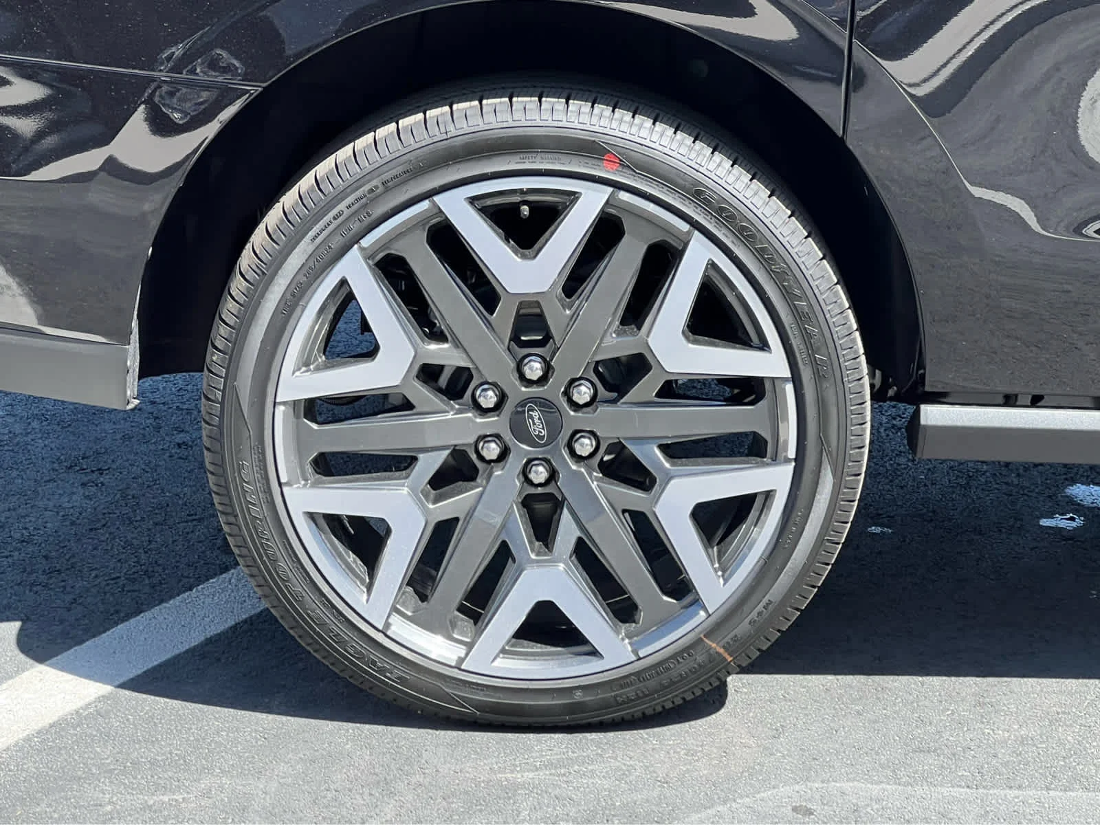 New 2026 Agate Black Metallic Ford MAX Platinum® image 15