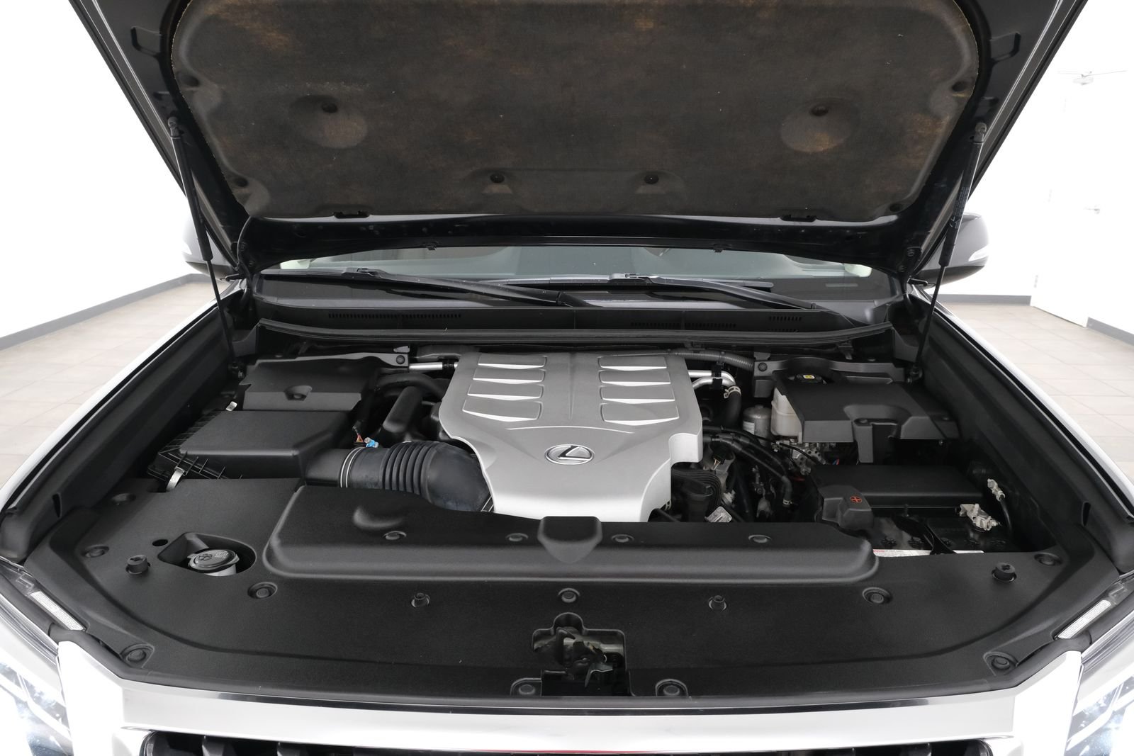 Used 2023 Caviar Lexus 460 image 43