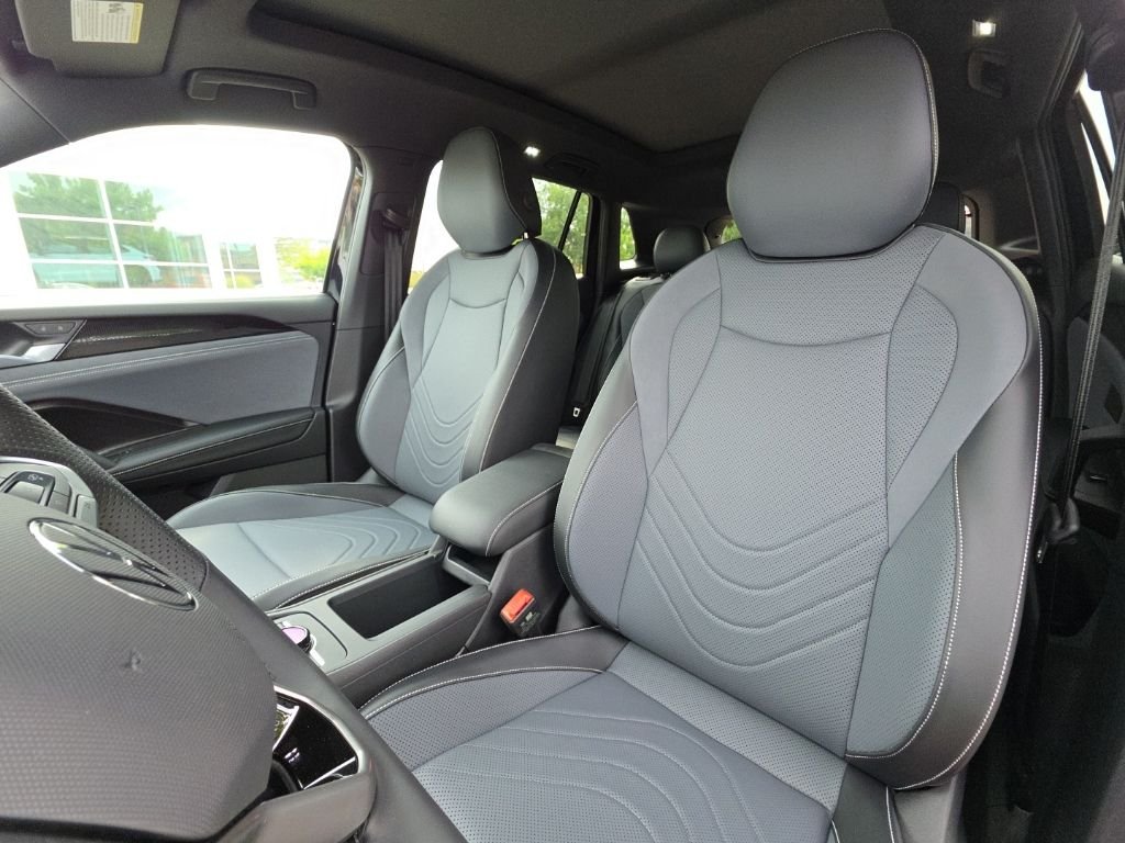 New 2026 Deep Black Pearl Volkswagen 2.0T SE R-Line Black image 11