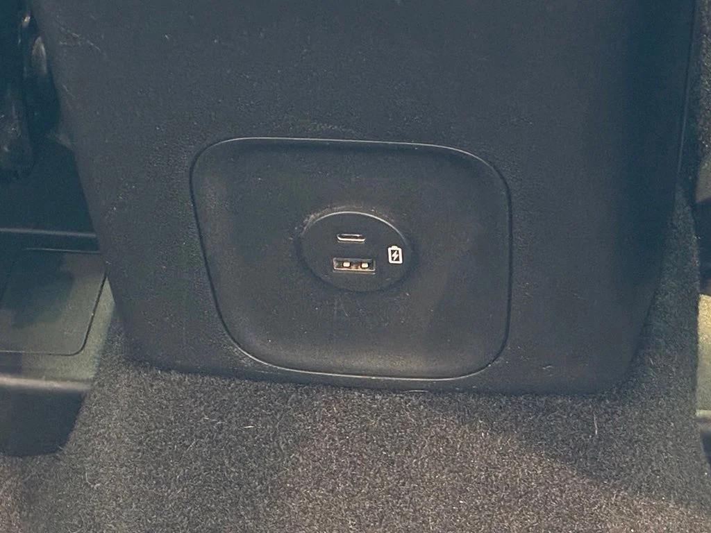 Used 2022 Blue Ford SE image 33