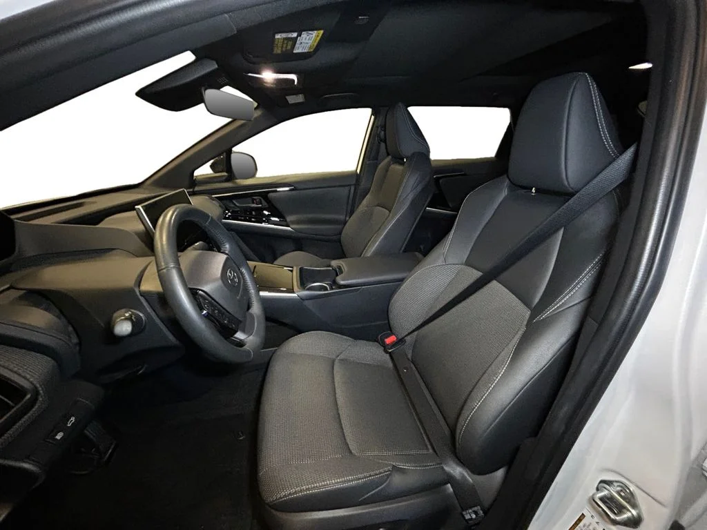 Used 2024 Pearl Toyota XLE image 9