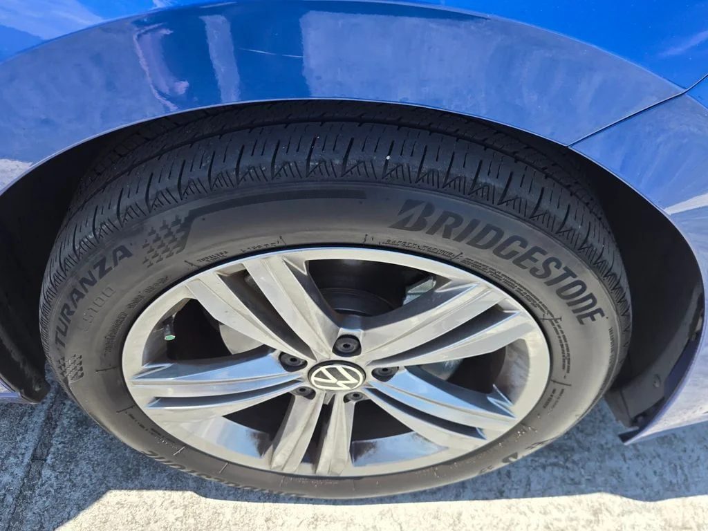 Certified Used 2023 Blue Volkswagen 1.5T SE image 6