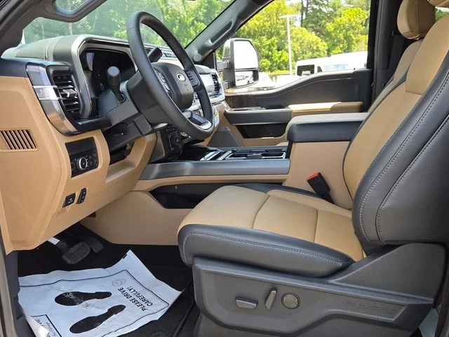New 2026 Agate Black Metallic Ford F-250® Lariat® image 13