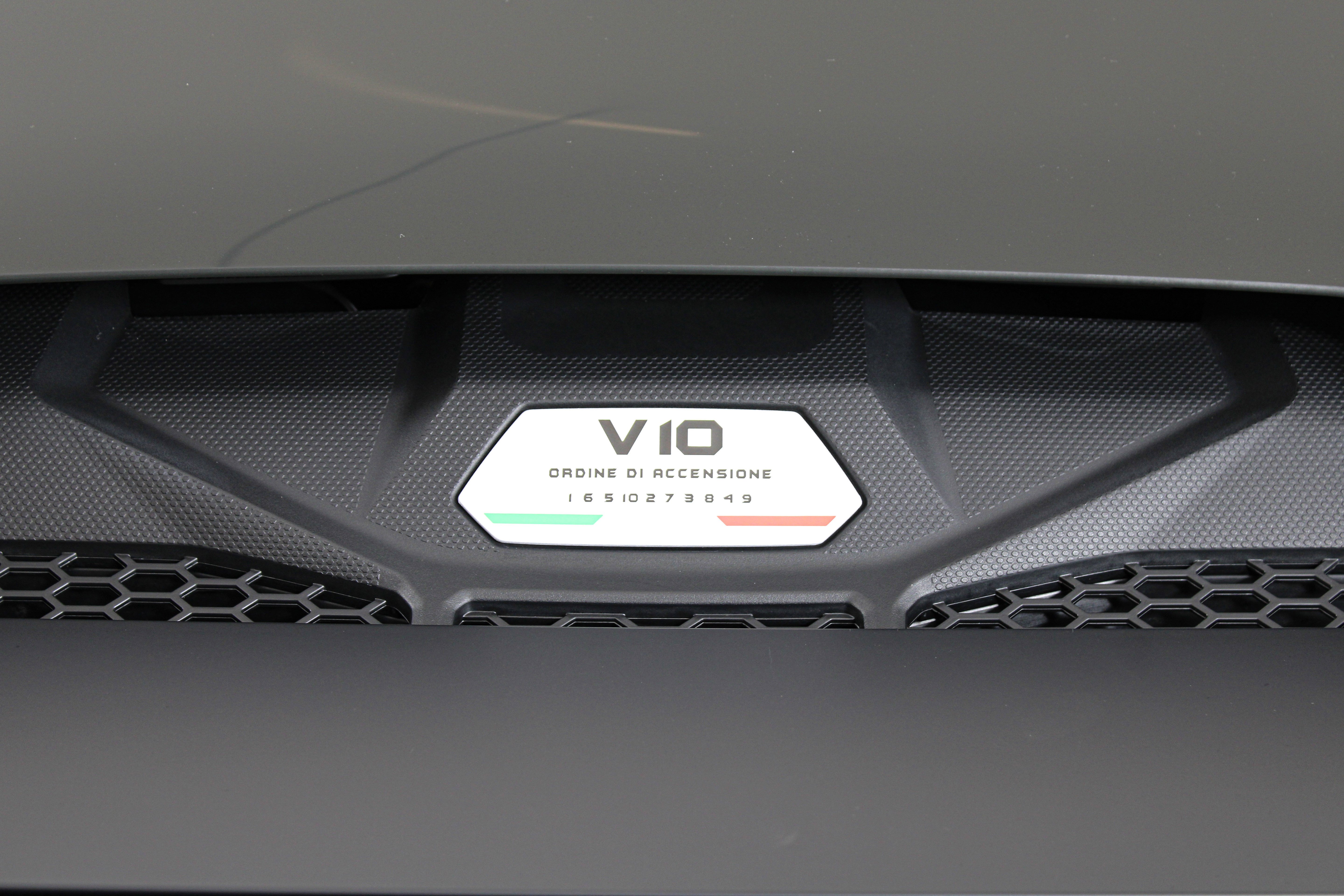Used 2021 Blue Lamborghini  image 39