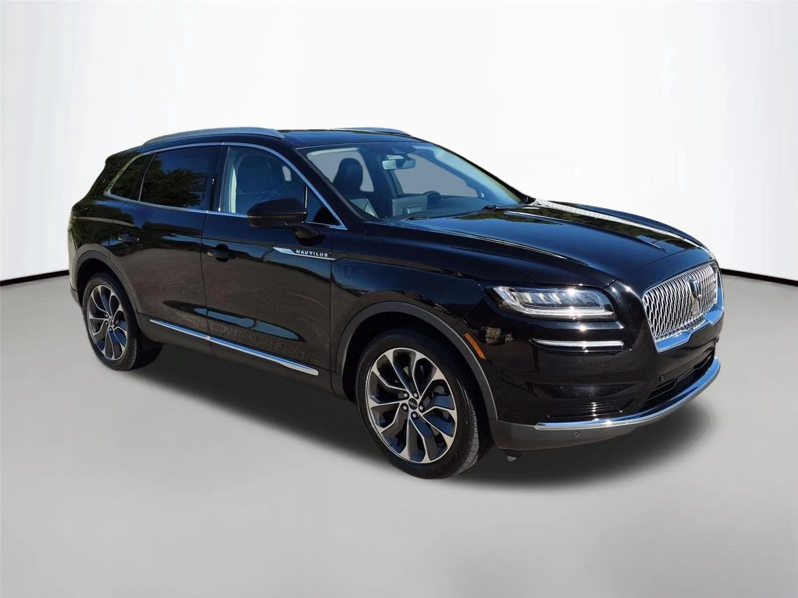 Used 2022 Infinite Black Metallic Clearcoat Lincoln Reserve image 7