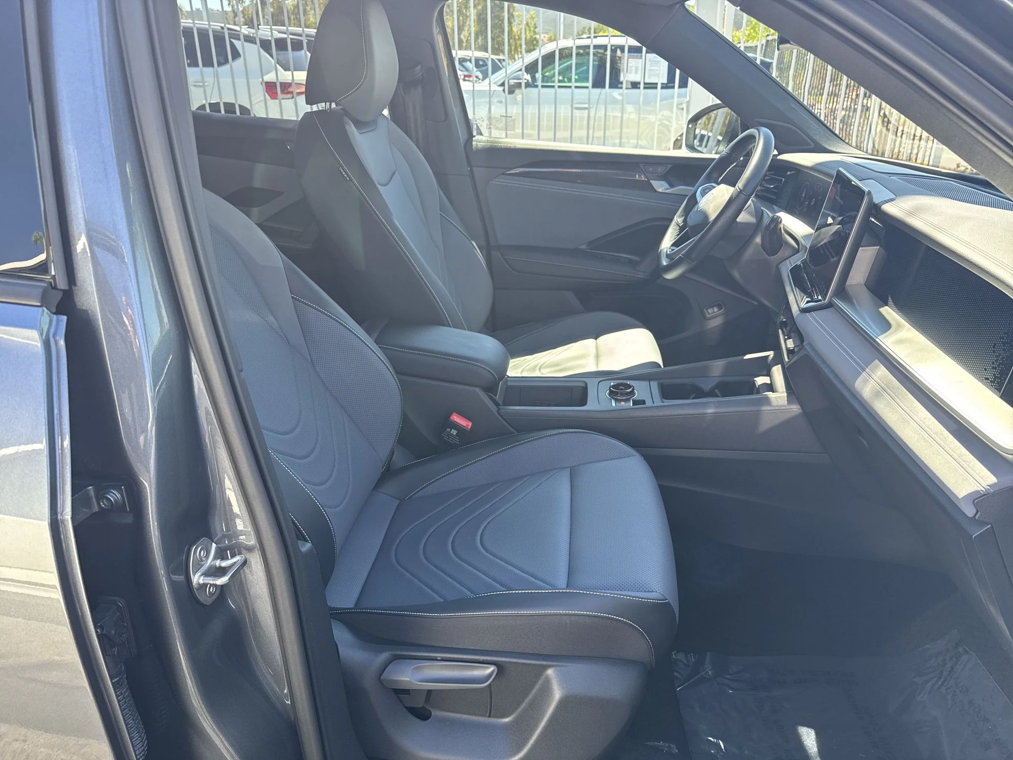 Used 2026 Platinum Gray Metallic Volkswagen SE R-Line Black image 32
