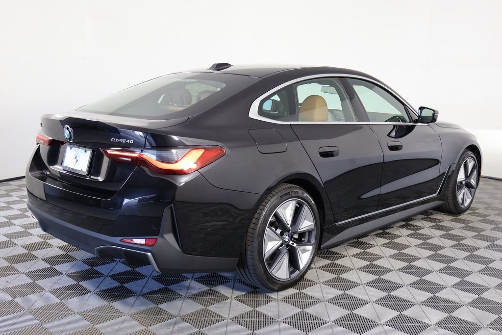 New 2026 Black Sapphire Metallic BMW eDrive40 image 2