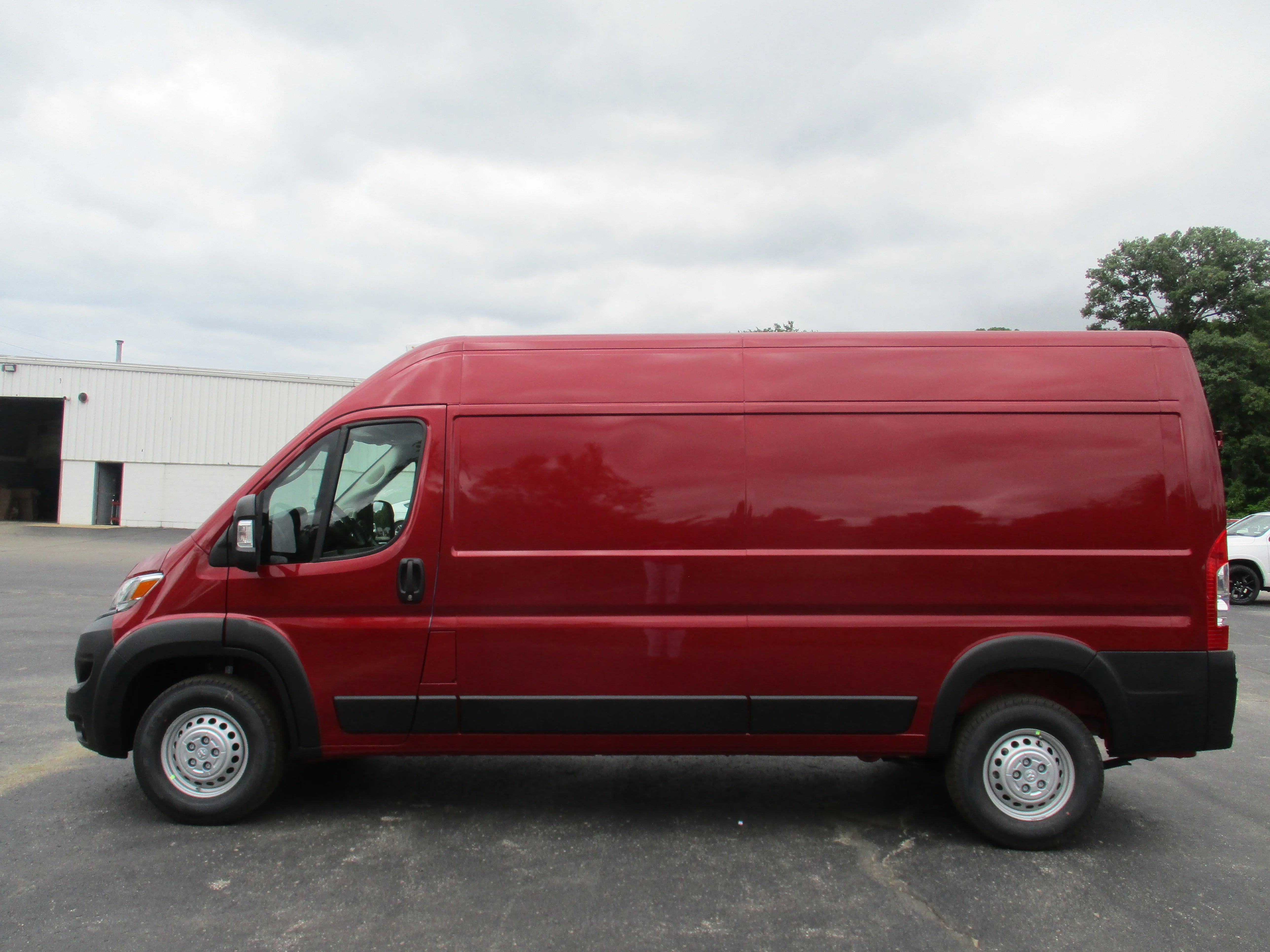 New 2026 Deep Cherry Red Crystal Pearl-Coat Exterior Paint RAM Tradesman 2500 High Roof 159 WB image 9