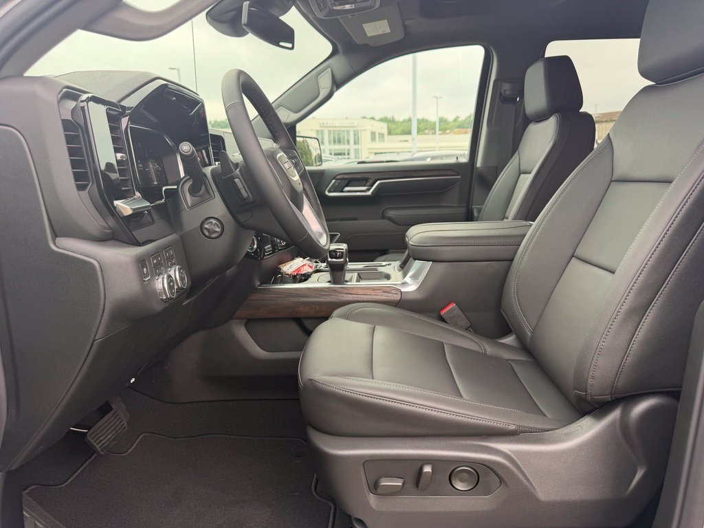 2026 GMC Sierra 1500 SLT - Photo 6