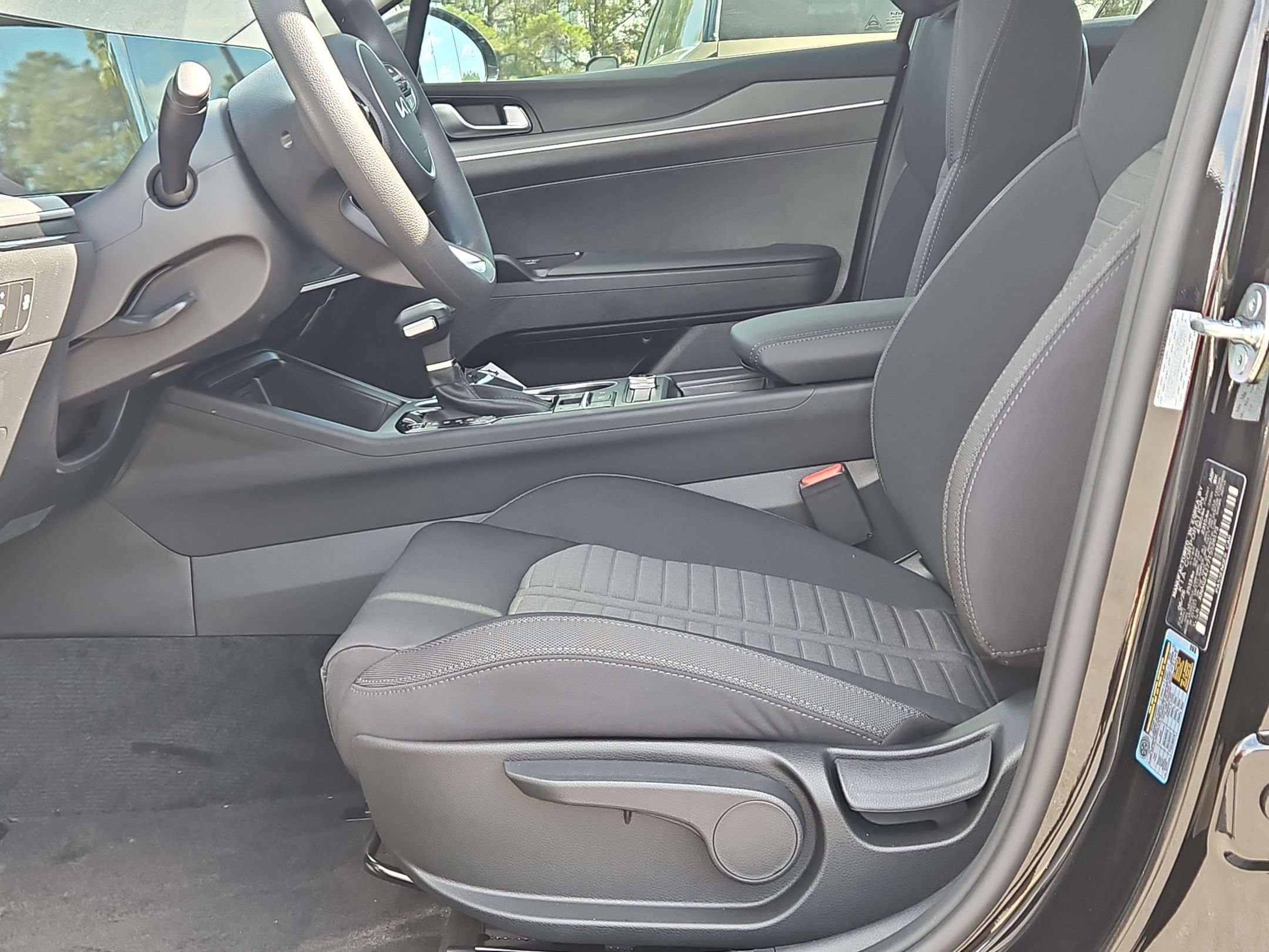 New 2026 Aurora Black Pearl Kia LXS image 16