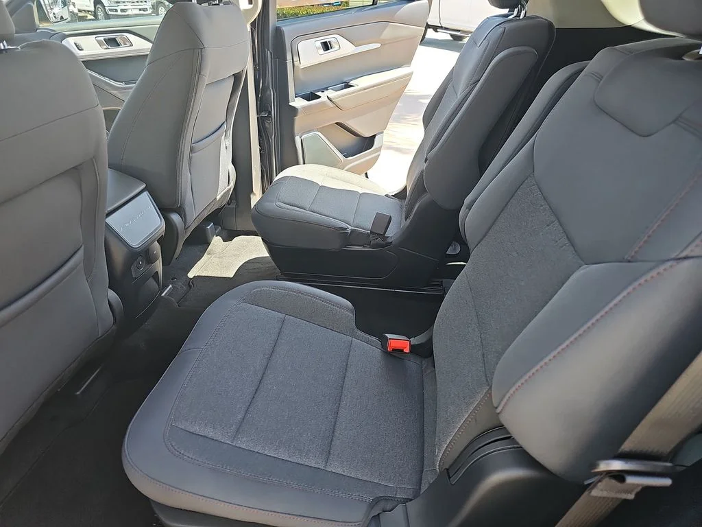 New 2026 Carbonized Gray Metallic Ford Active image 15