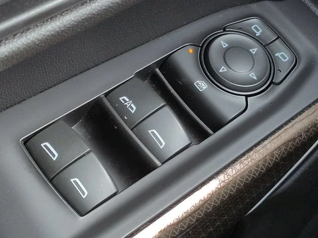 Used 2020 White Chevrolet LT Trail Boss image 23