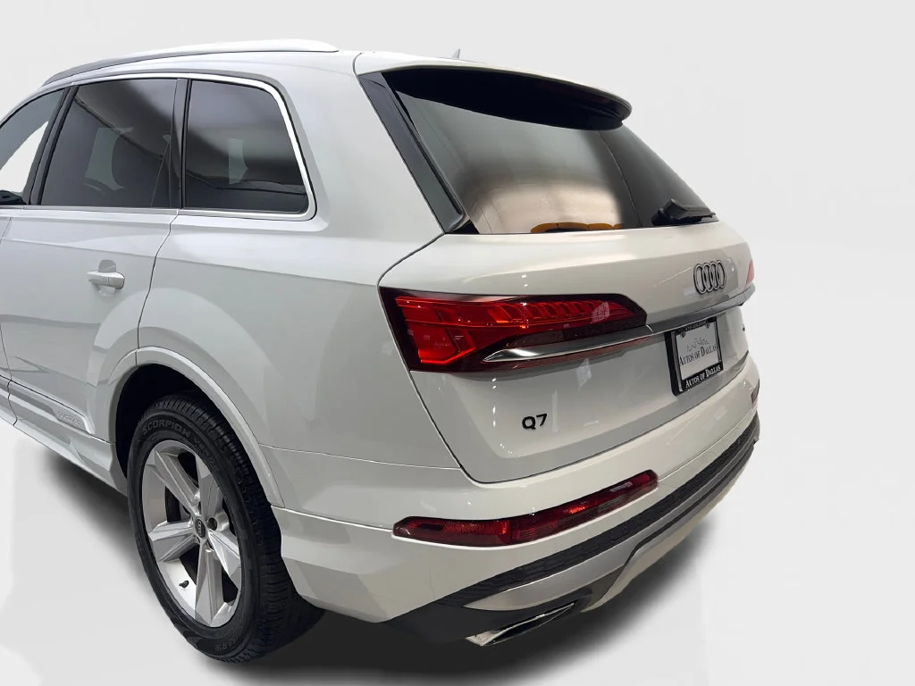 Used 2025 White Audi 45 Premium image 21