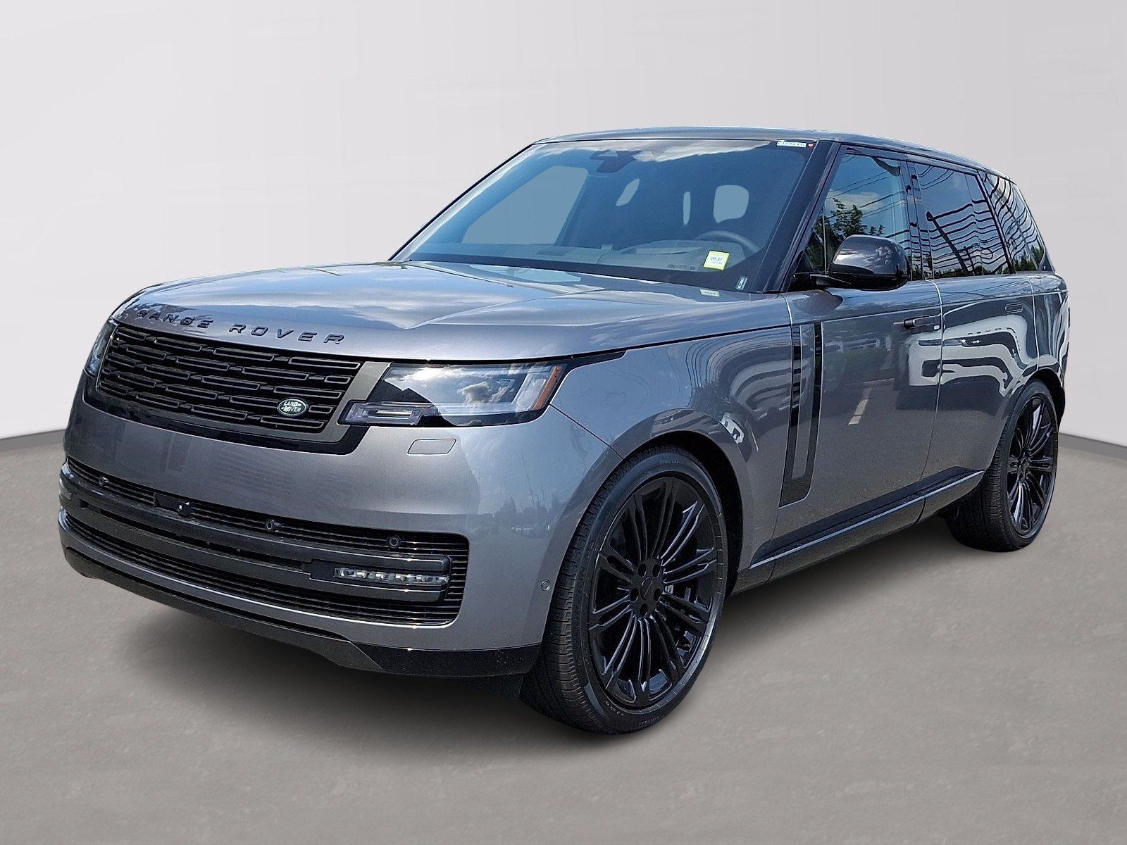 New 2026 Eiger Grey Land Rover SE image 1