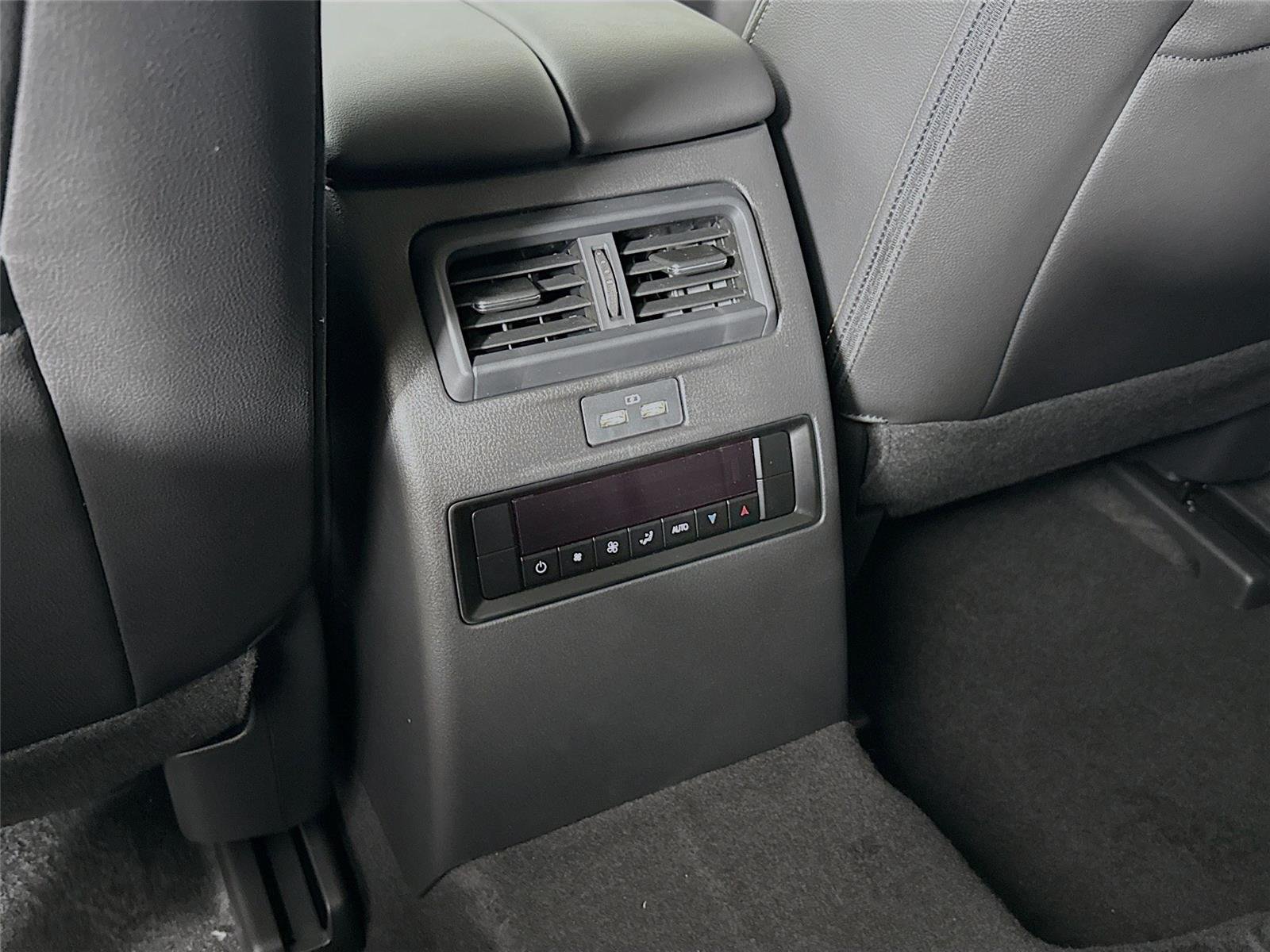 2025 Mazda CX-90 Select Package - Photo 36