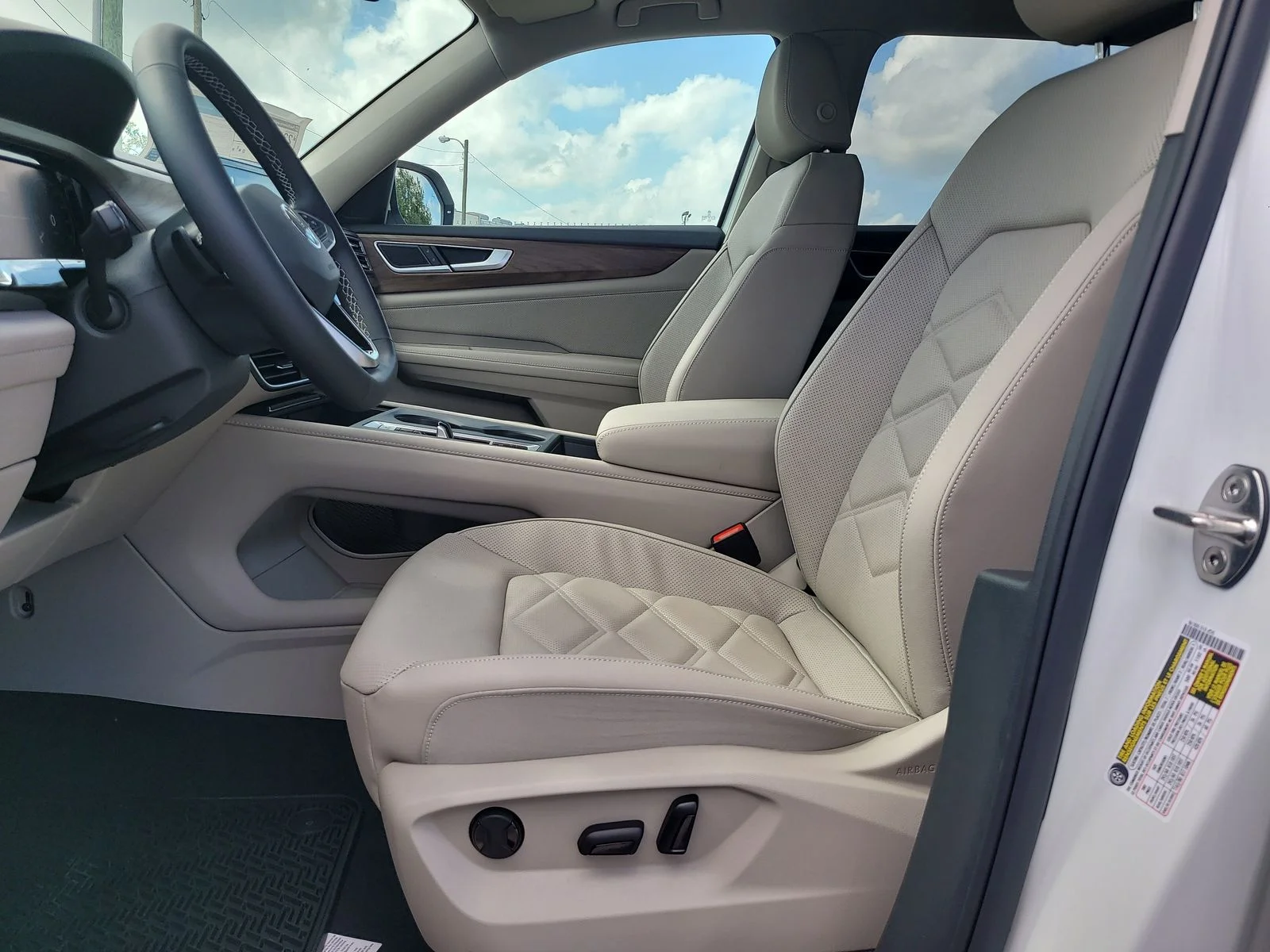 New 2026 Opal White Pearl Volkswagen 2.0T SE image 16