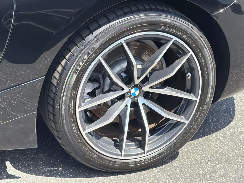 Used 2020 Black Sapphire Metallic BMW sDrive30i image 28