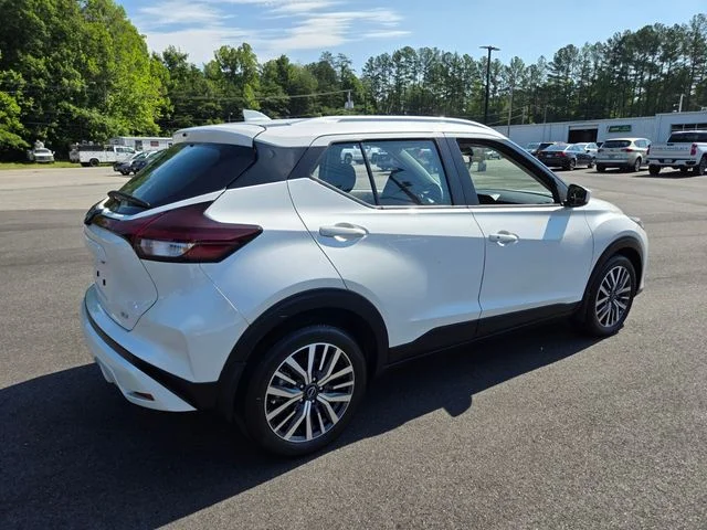 Used 2024 White Nissan SV image 8