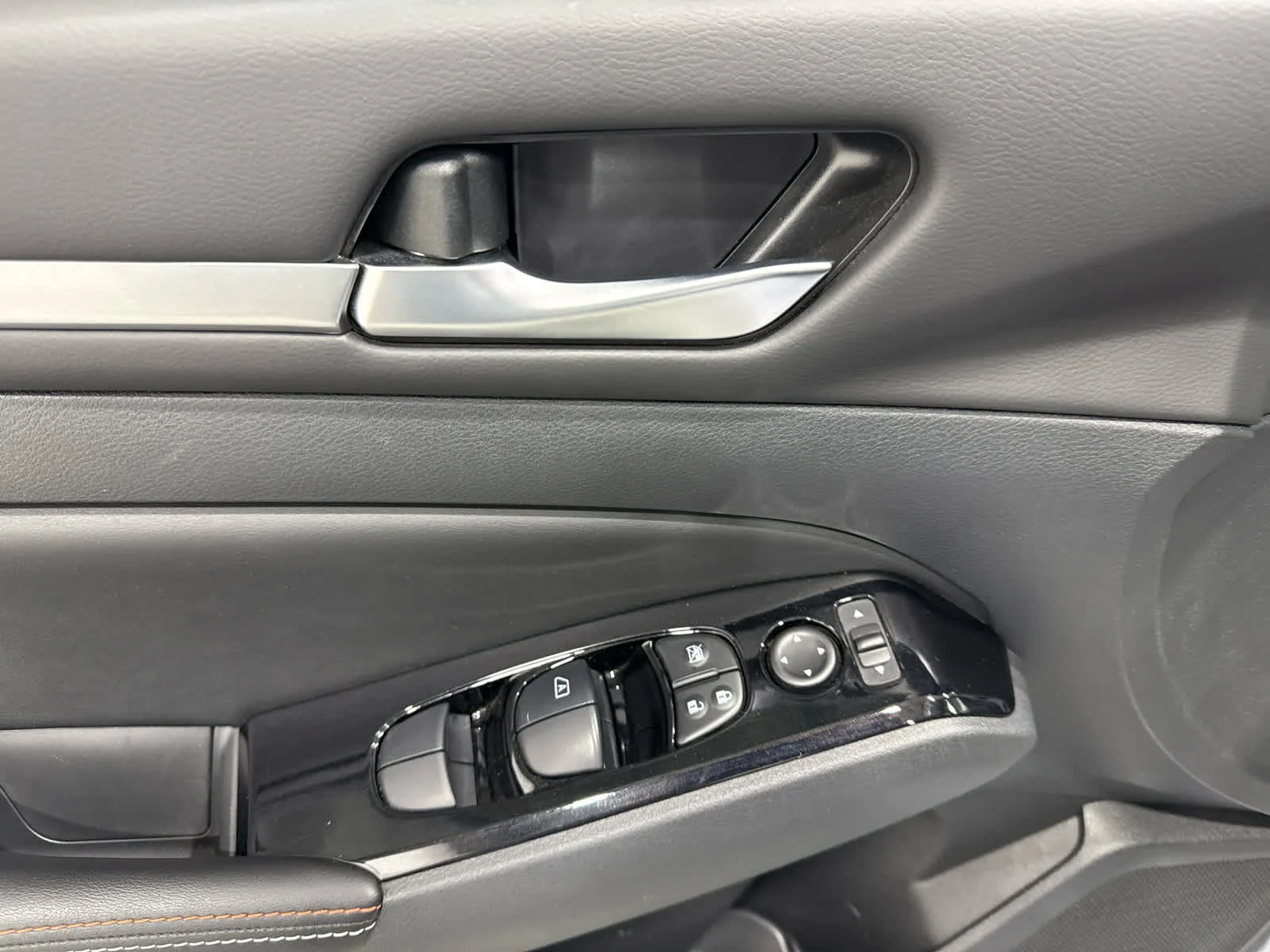 Used 2024 Gray Nissan SR Intelligent AWD image 15