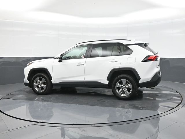 Used 2025 White Toyota XLE image 5