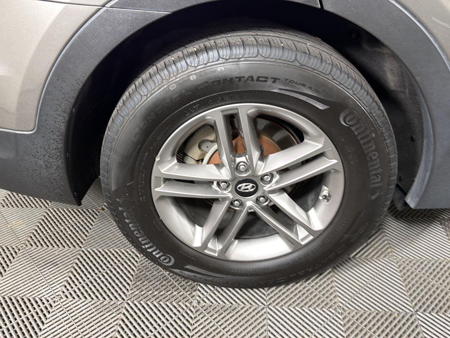 Used 2018 Mineral Gray Hyundai 2.4L image 13