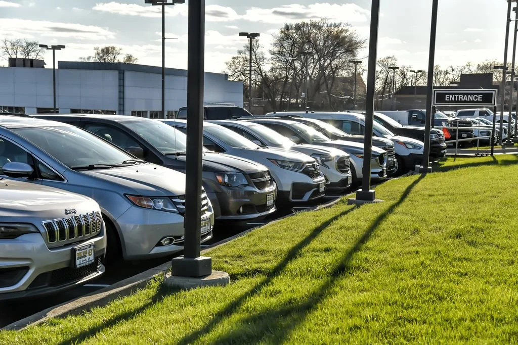 Used 2025 Sterling Metallic GMC Denali Ultimate image 36