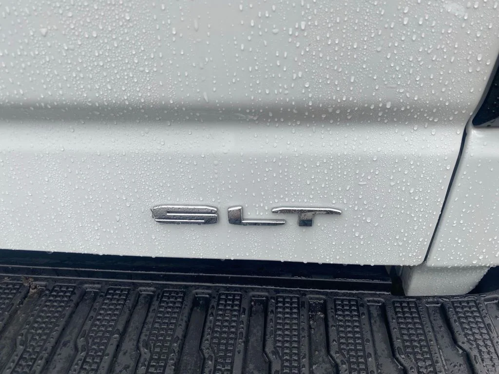 Used 2025 White GMC SLT image 16