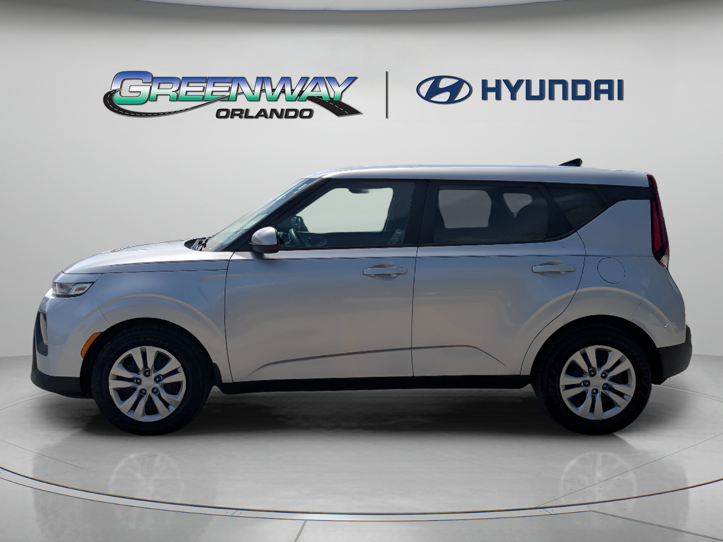 Used 2020 Sparkling Silver Kia LX image 5
