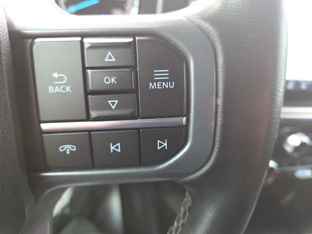 Used 2023 Agate Black Metallic Ford XLT image 18