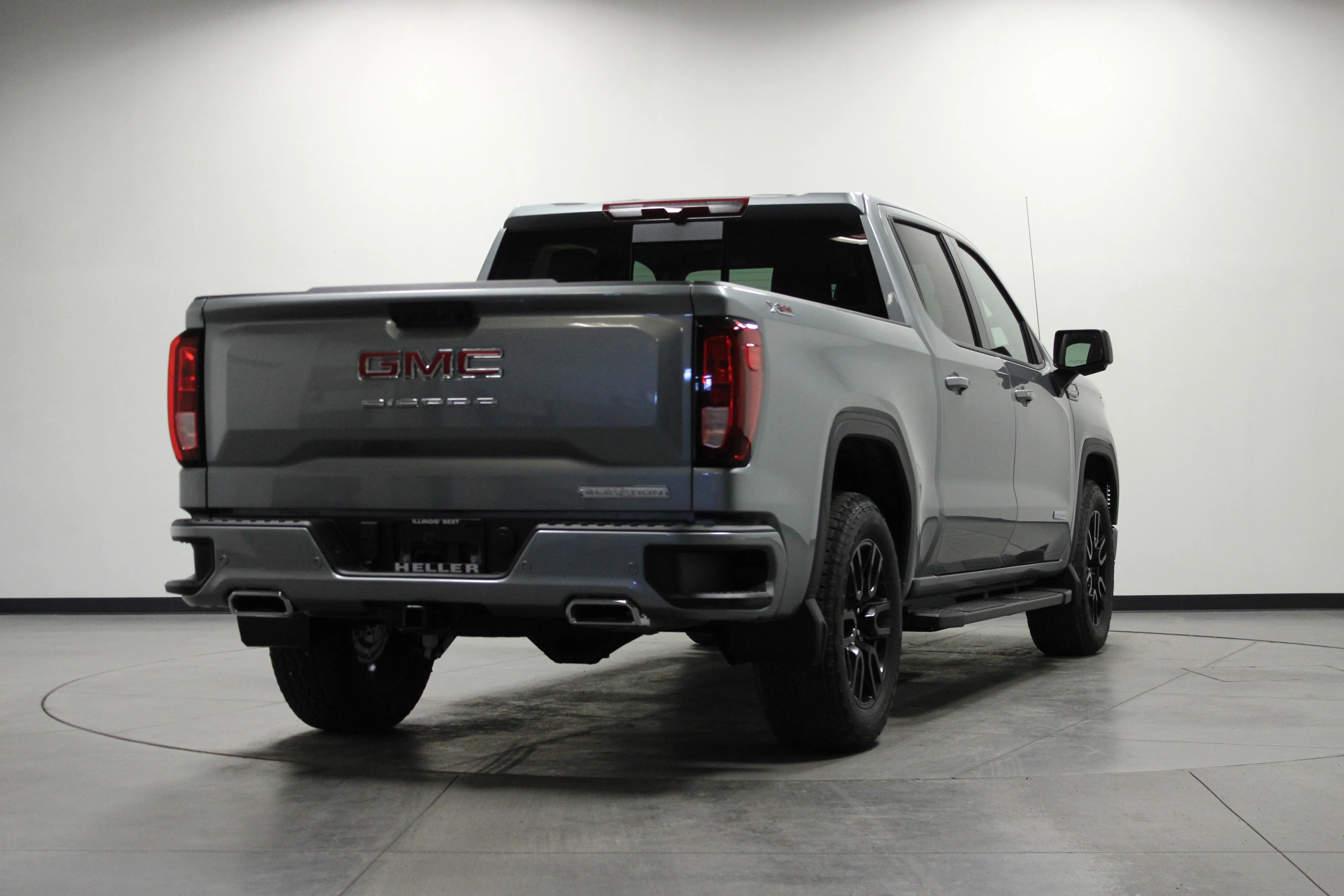 New 2026 Sterling Metallic GMC Elevation image 4