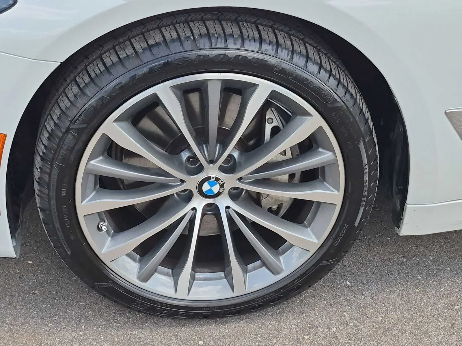 Certified Used 2023 Mineral White Metallic BMW 540i xDrive image 13
