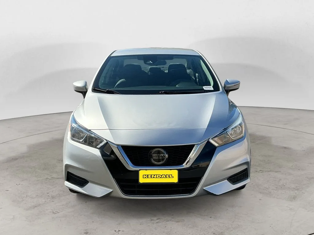 Used 2020 Silver Nissan 1.6 SV image 2