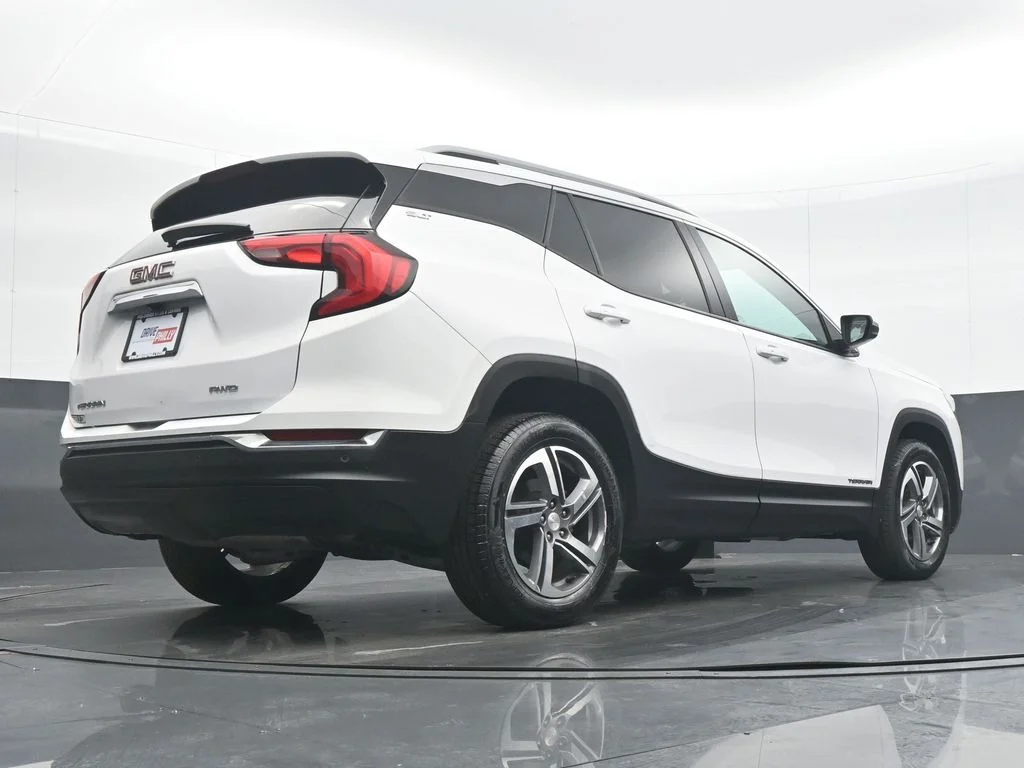 Used 2021 White GMC SLT image 30