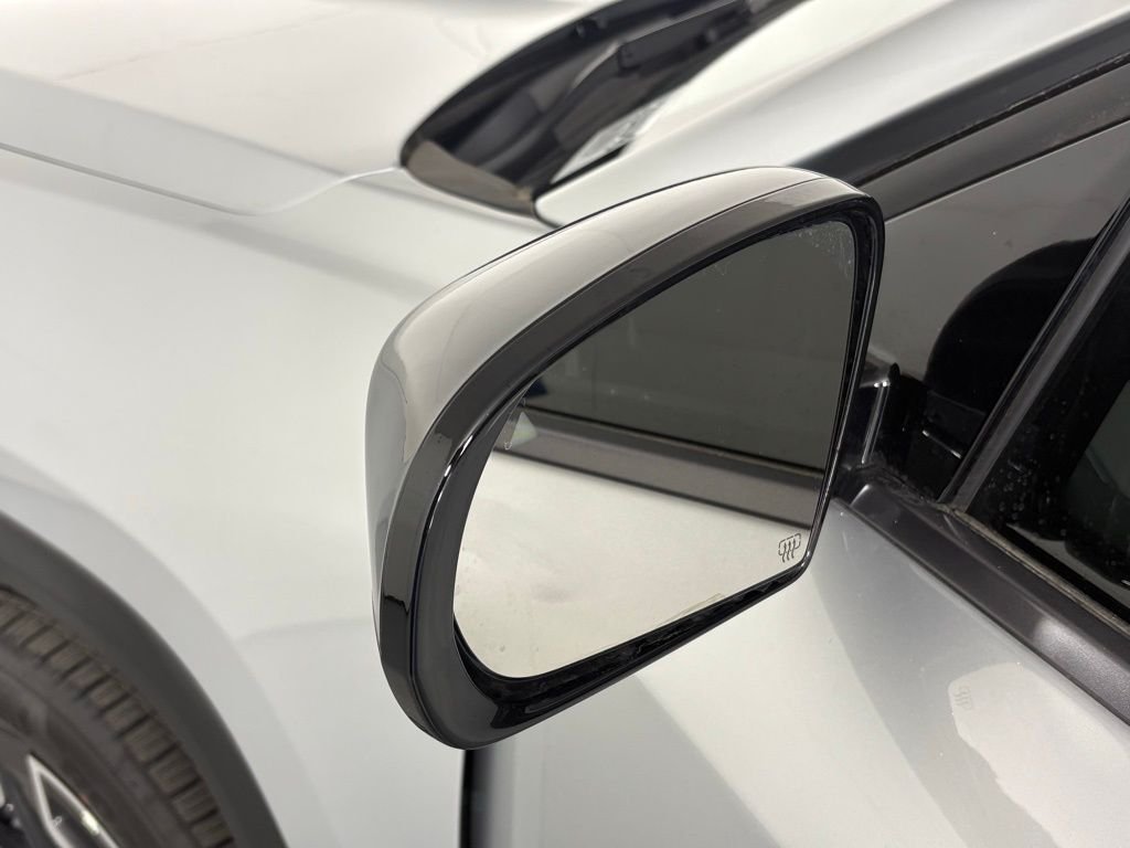 New 2026 Silver Zynith Clearcoat Jeep Laredo image 13