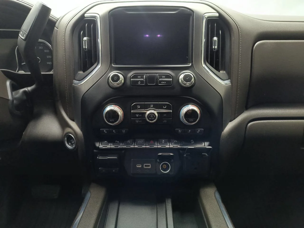 Used 2021 White Frost Tricoat GMC Denali image 22