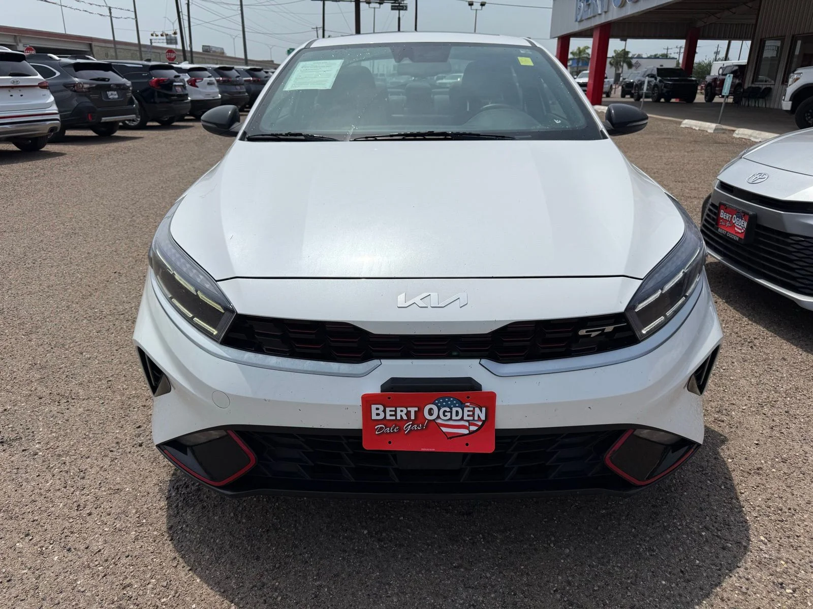 Used 2023 White Kia GT image 2