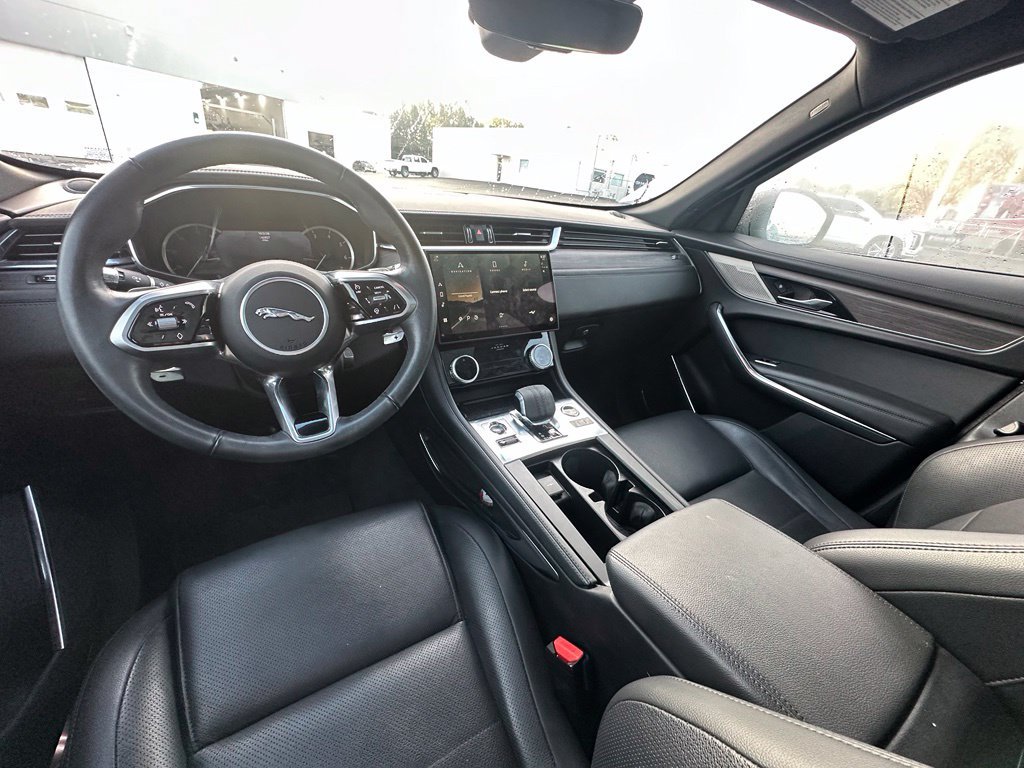 Used 2023  Jaguar P250 S image 8
