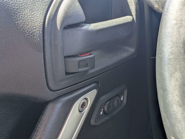 Used 2015 Green Jeep Unlimited Sahara image 21