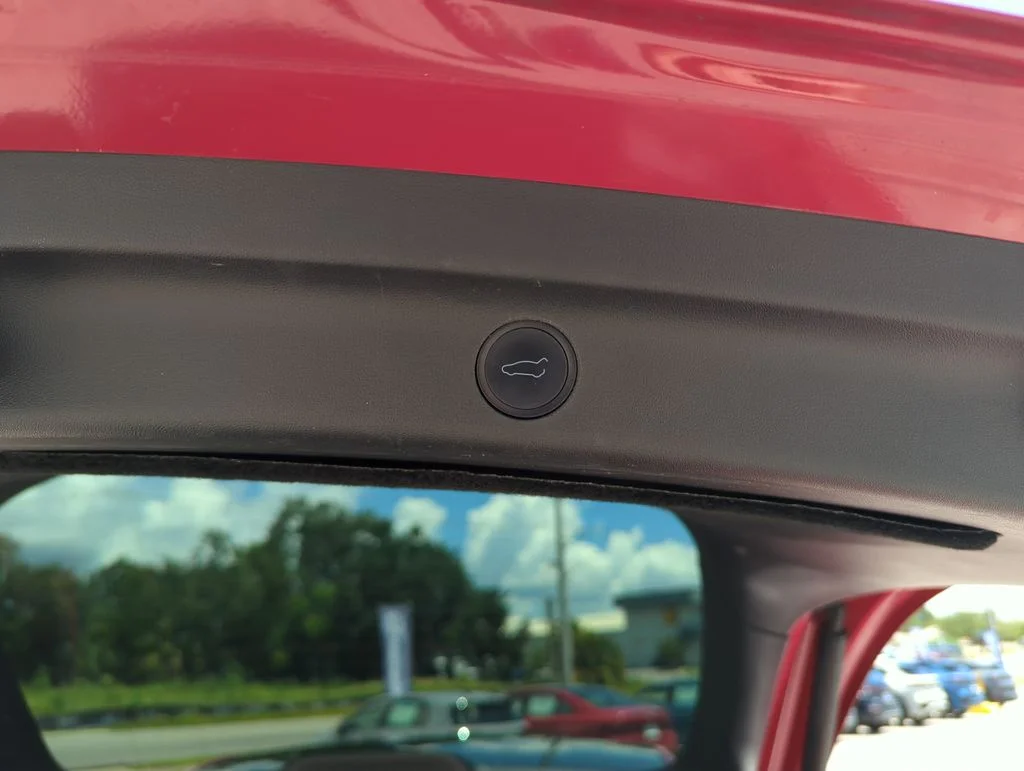 Used 2022  Tesla Performance image 28