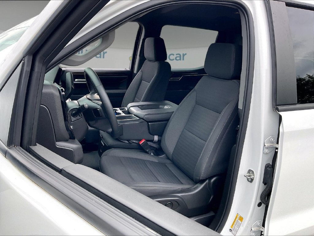 Used 2023 SUMMIT WHITE Chevrolet RST image 9