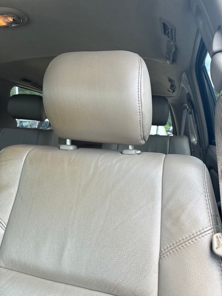 Used 2007  Toyota Limited image 5