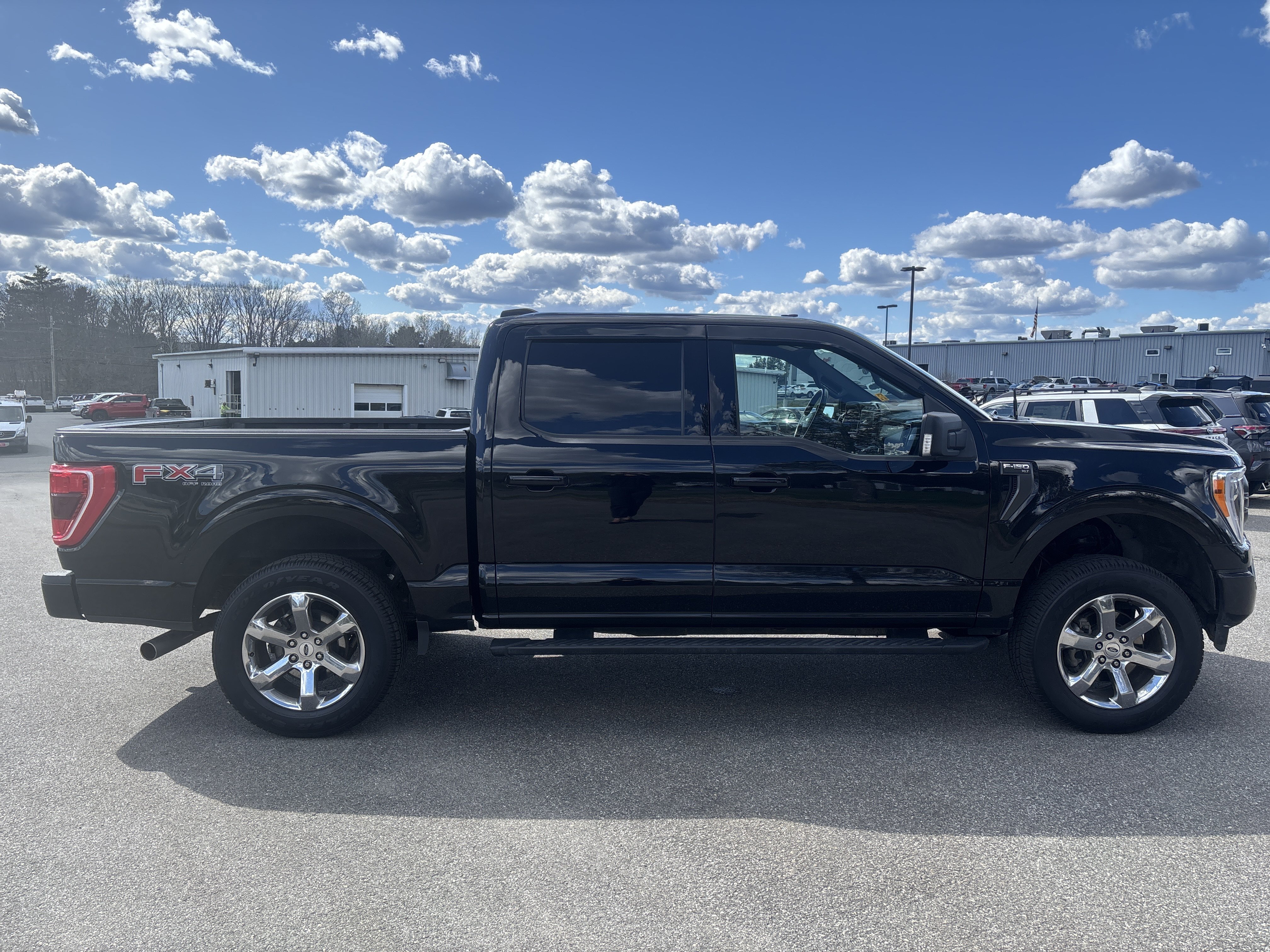 Used 2022 Agate Black Metal Ford XLT image 6